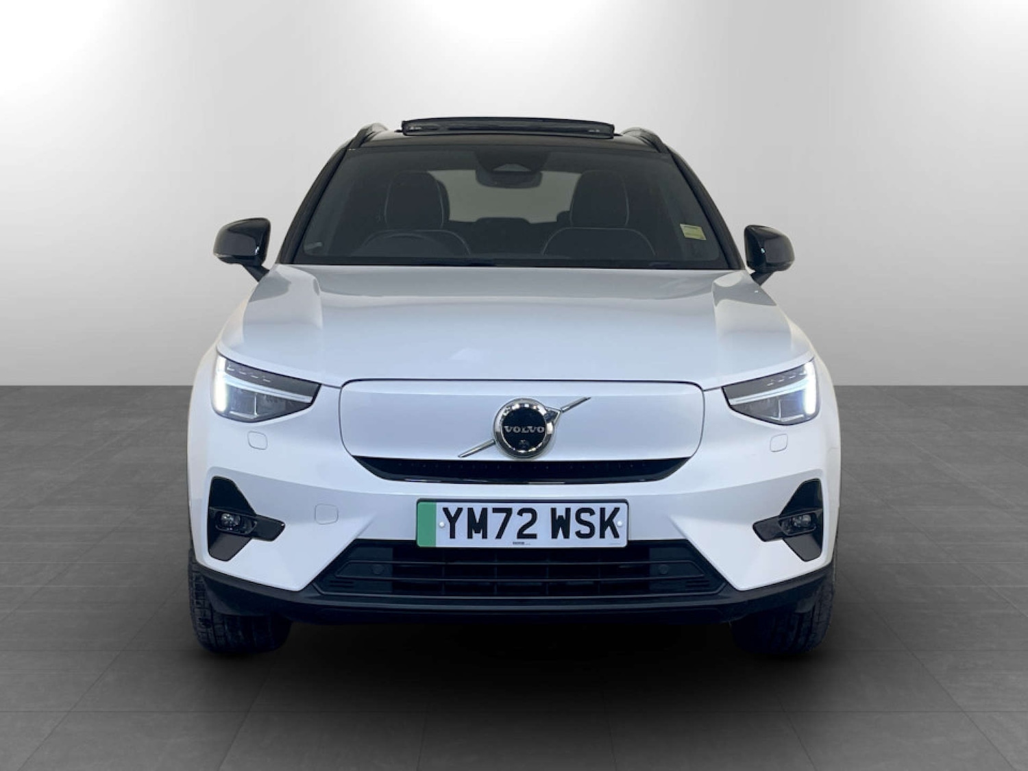 Used Volvo XC40 2023 for sale - 77681235: Photo 5