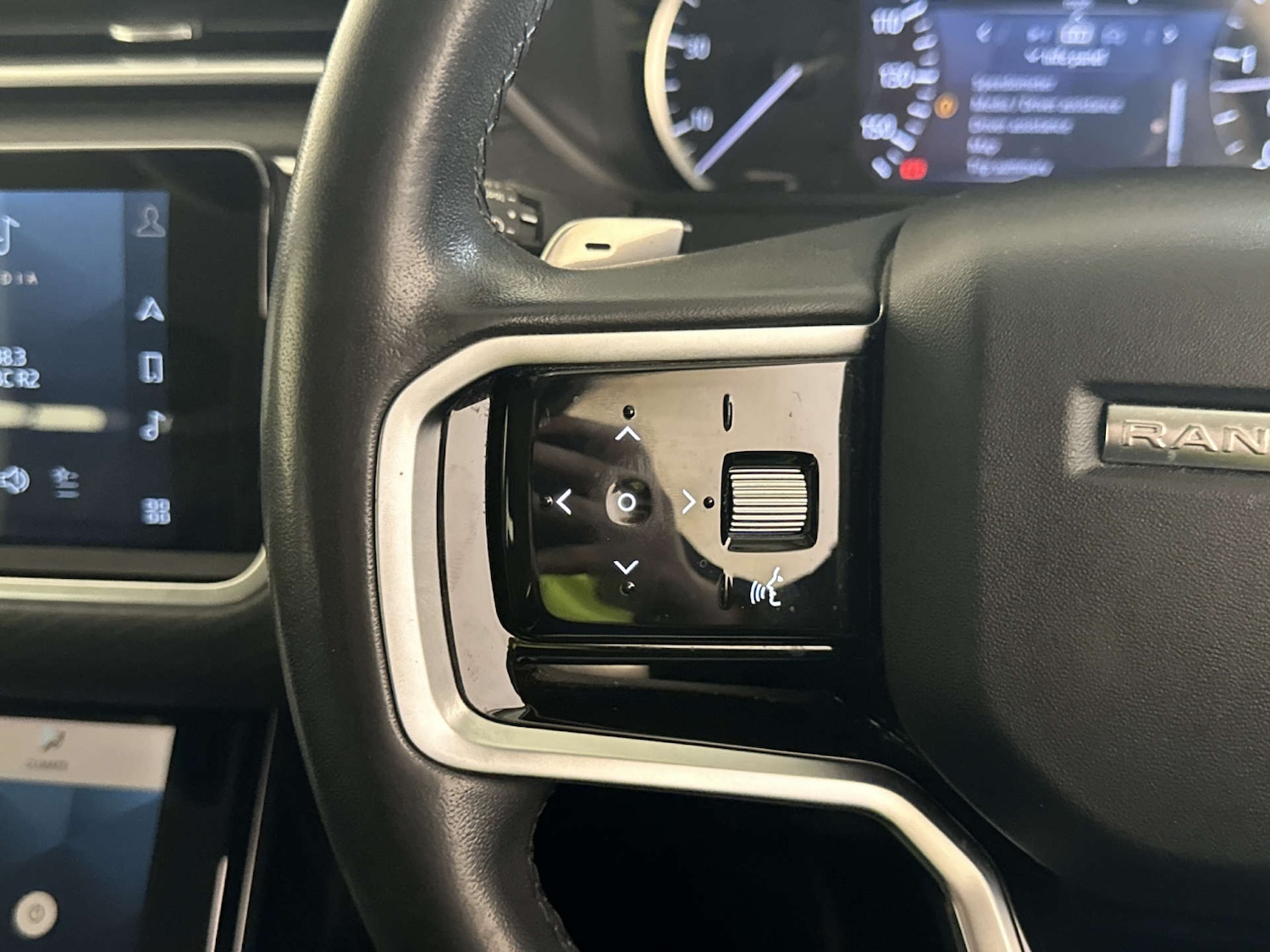 Used Land Rover Range Rover Velar 2023 for sale - 77920707: Photo 17