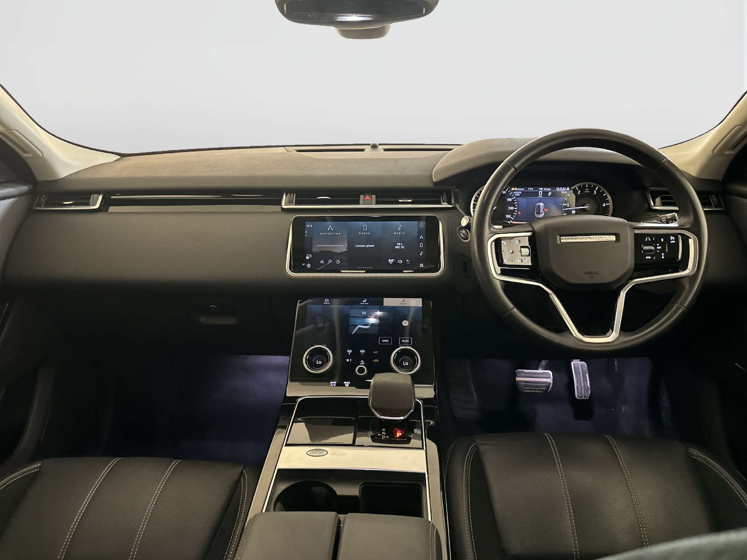 Used Land Rover Range Rover Velar 2023 for sale - 77920707: Photo 3