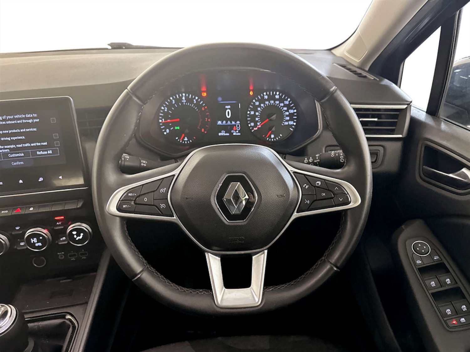 Used Renault Clio 2022 for sale - 77803632: Photo 17