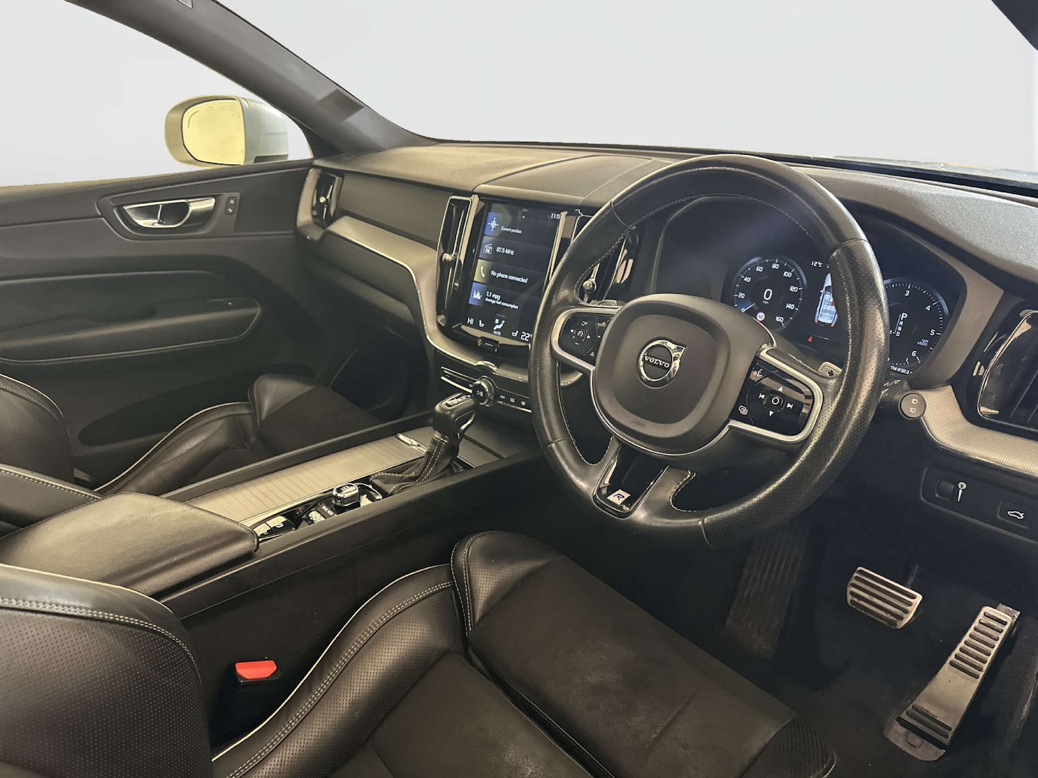 Used Volvo XC60 2018 for sale - 78041862: Photo 15