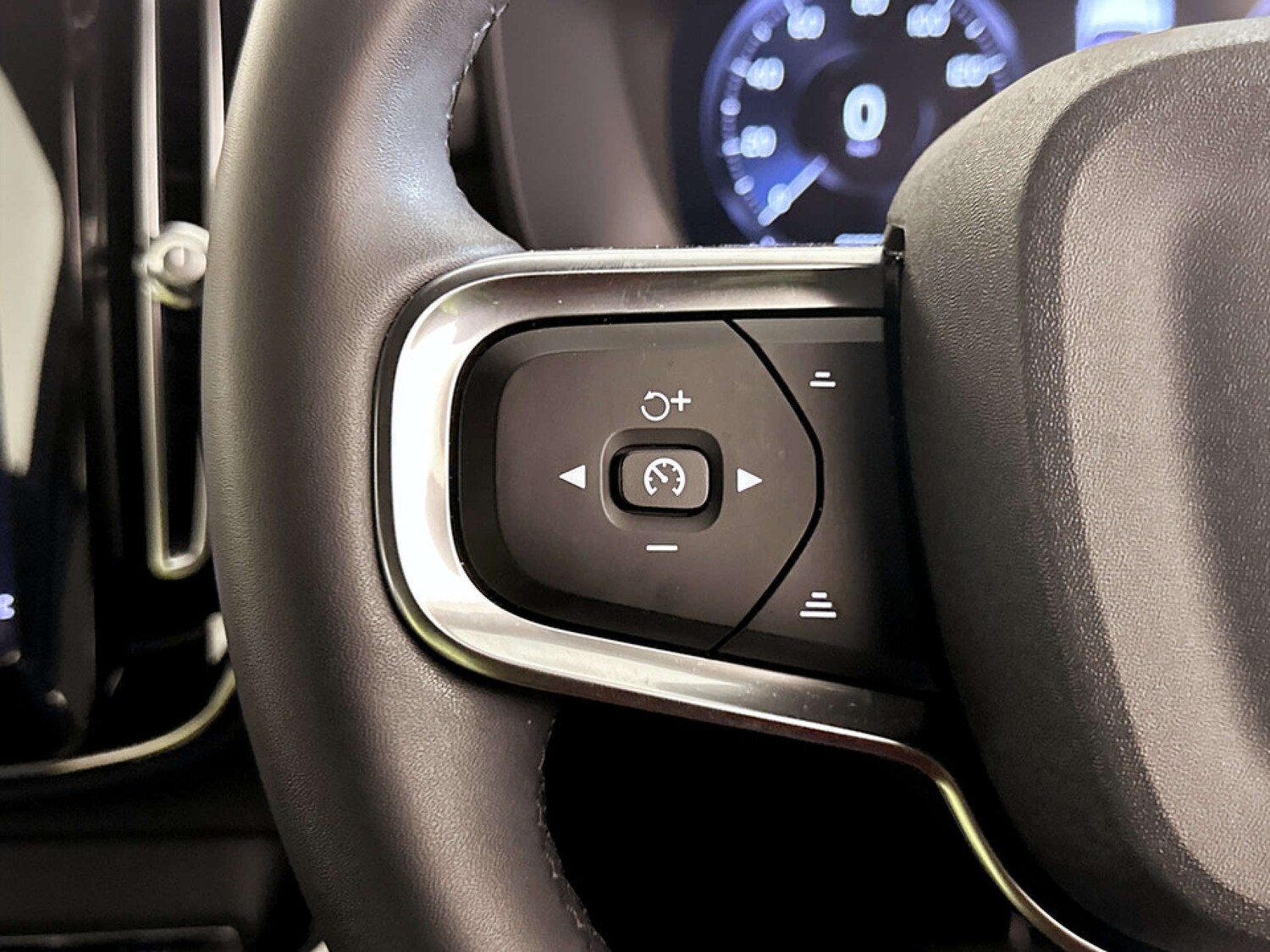 Used Volvo XC40 2022 for sale - 77368288: Photo 17