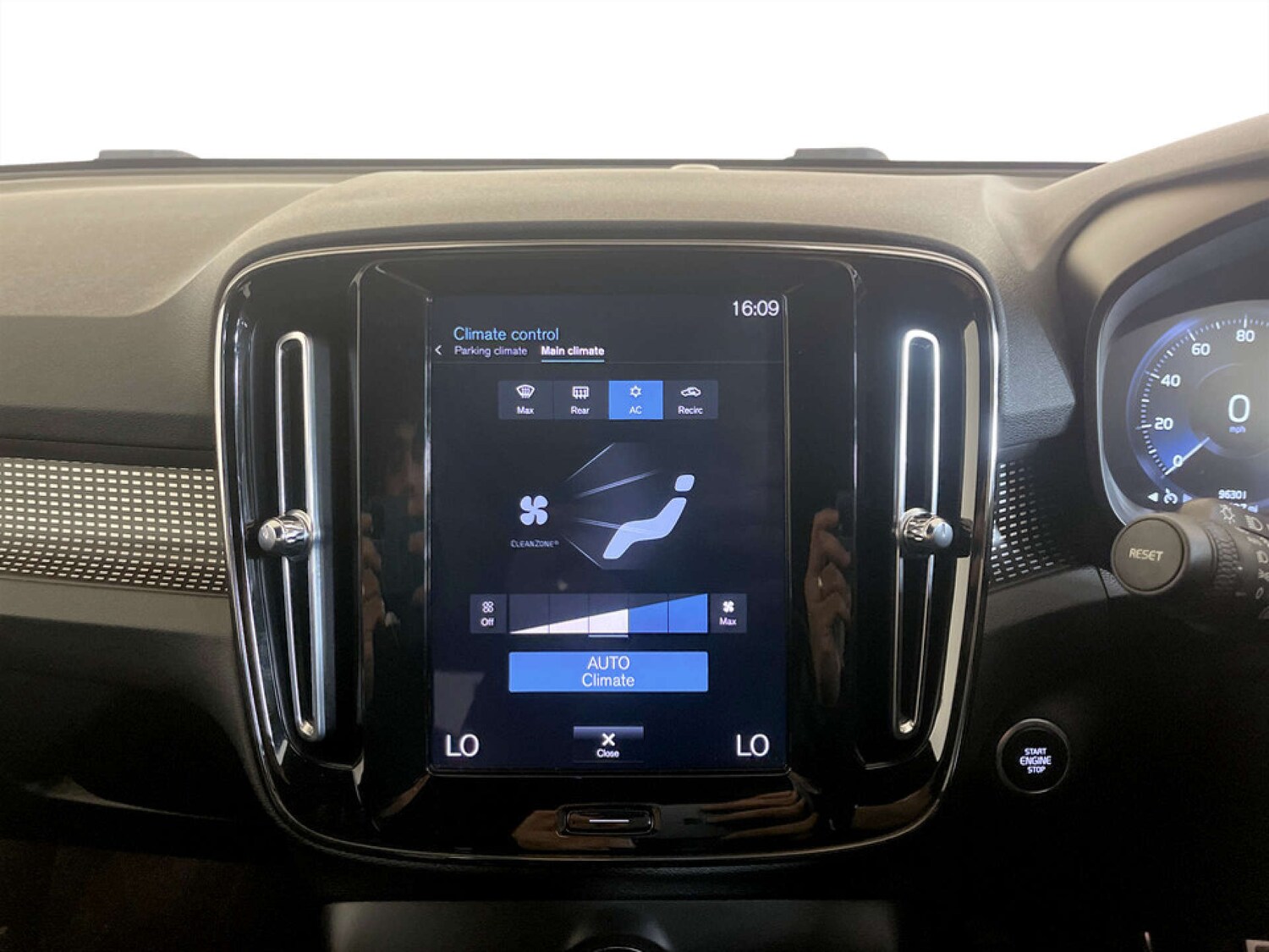 Used Volvo XC40 2021 for sale - 77342193: Photo 23