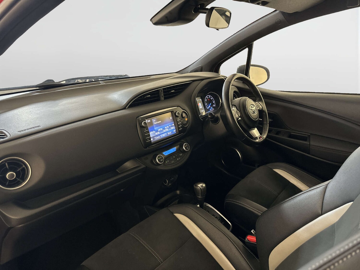 Used Toyota Yaris 2020 for sale - 77934073: Photo 12