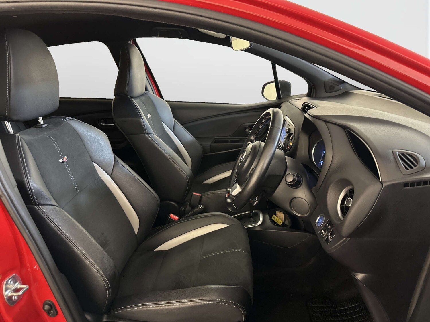 Used Toyota Yaris 2020 for sale - 77934073: Photo 13