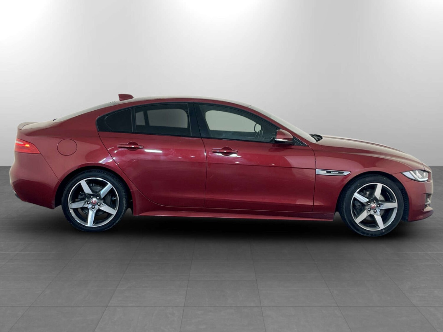 Used Jaguar XE 2019 for sale - 77469936: Photo 11