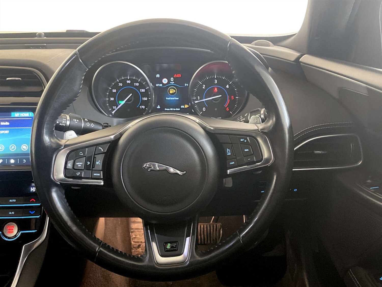 Used Jaguar XE 2019 for sale - 77469936: Photo 16