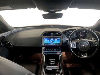 Used Jaguar XE 2019 for sale - 77469936: Photo