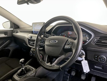 Used Ford Focus 2019 for sale - 76184429: Photo 3