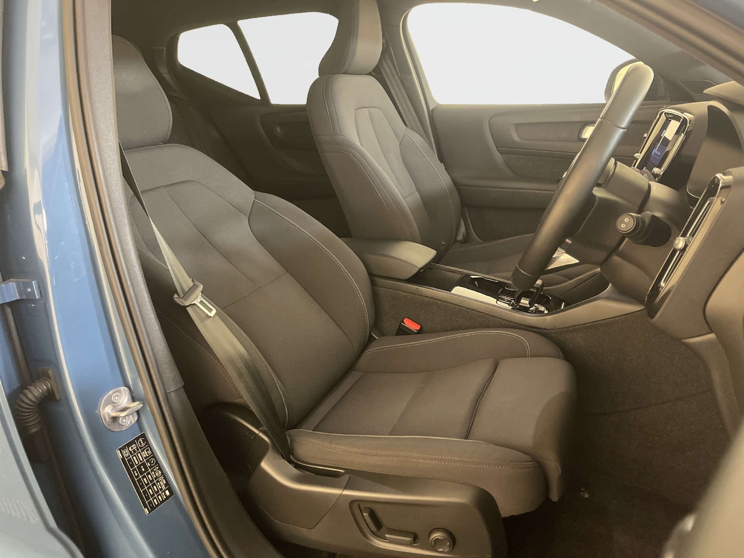 Used Volvo XC40 2023 for sale - 77964867: Photo 13