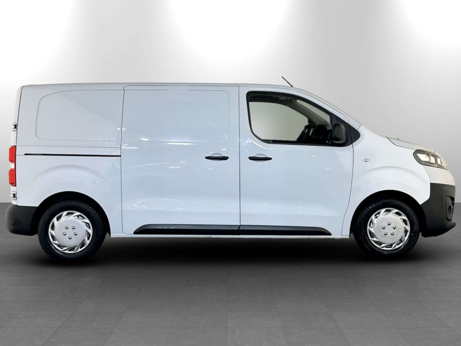 Used Vauxhall Vivaro 2023 for sale - 77650494: Photo 11