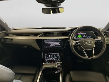 Used Audi e-tron 2023 for sale - 78392535: Photo