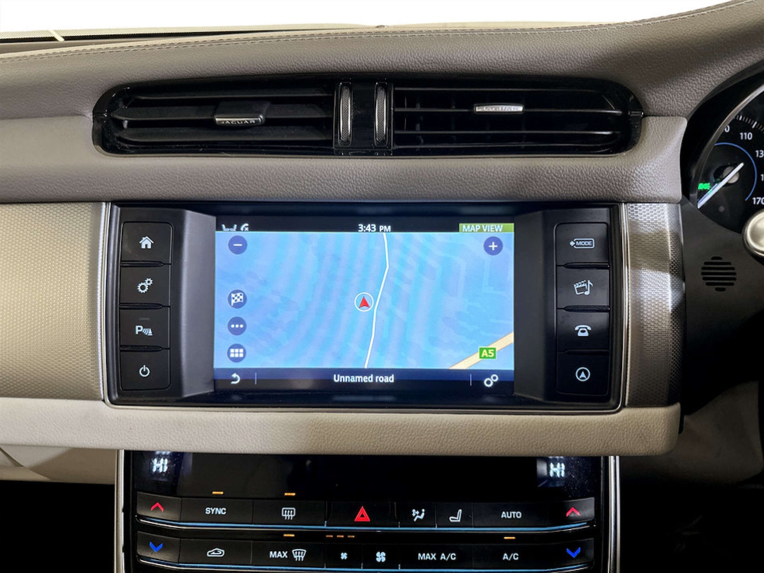 Used Jaguar XF 2018 for sale - 77535105: Photo 21