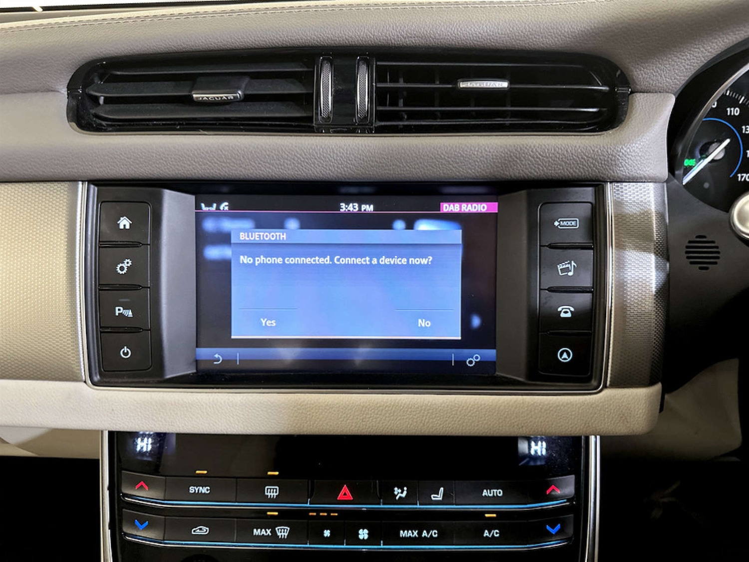 Used Jaguar XF 2018 for sale - 77535105: Photo 22