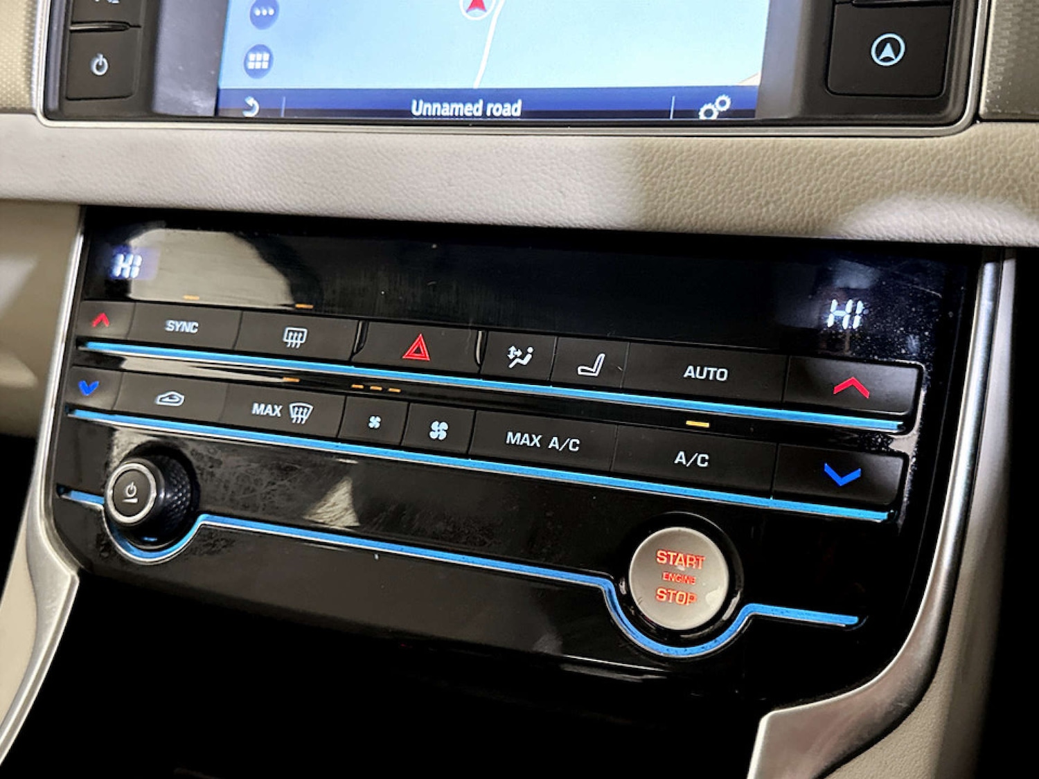 Used Jaguar XF 2018 for sale - 77535105: Photo 25