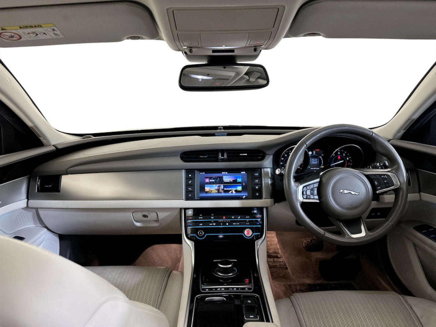 Used Jaguar XF 2018 for sale - 77535105: Photo 3