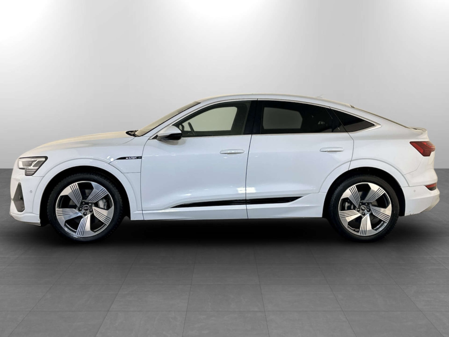 Used Audi e-tron 2022 for sale - 77249231: Photo 7