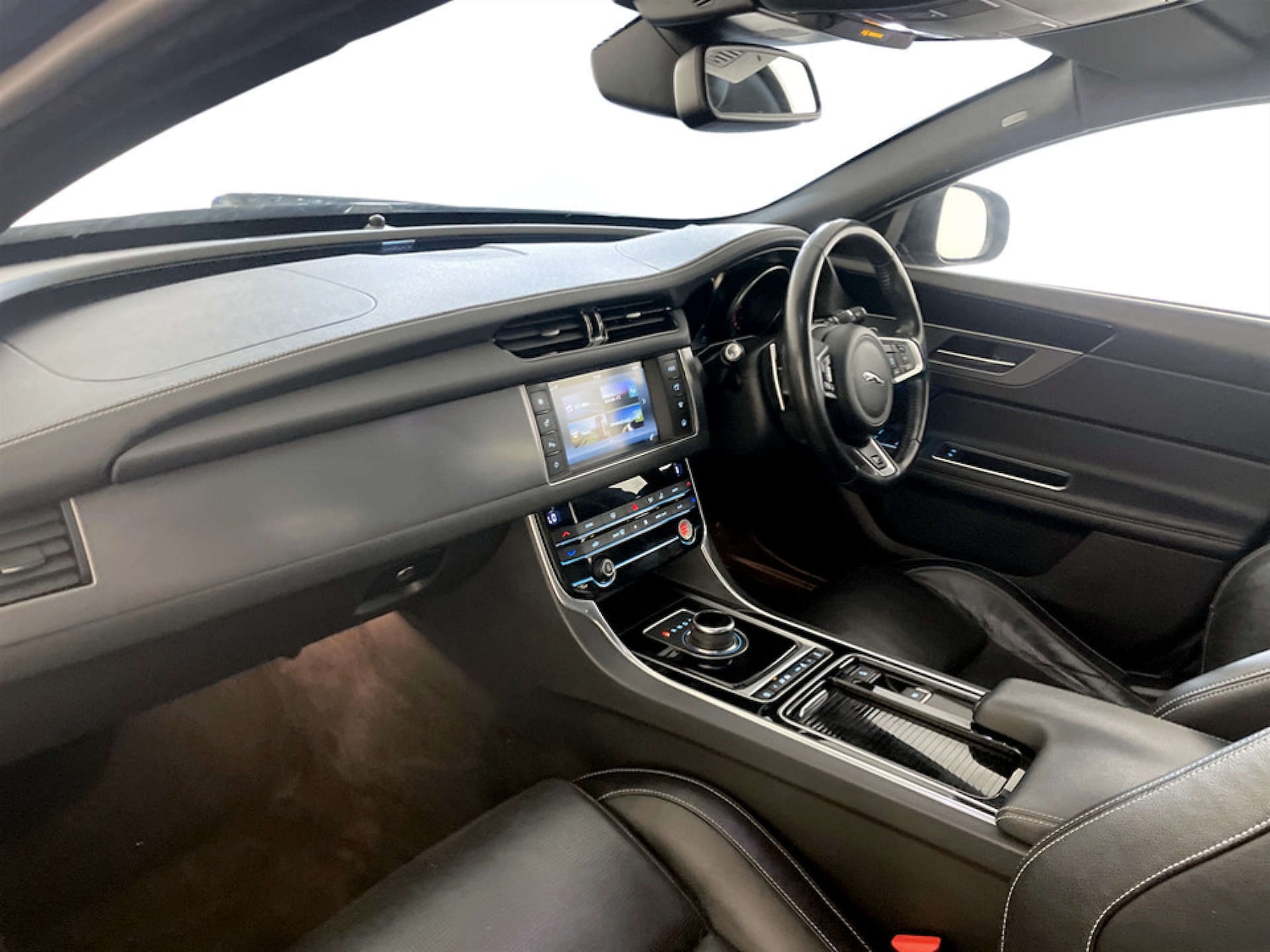 Used Jaguar XF 2017 for sale - 77380662: Photo 12