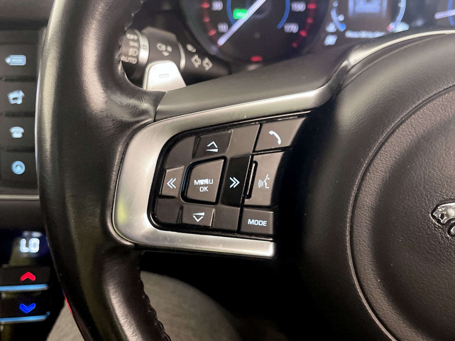 Used Jaguar XF 2017 for sale - 77380662: Photo 17