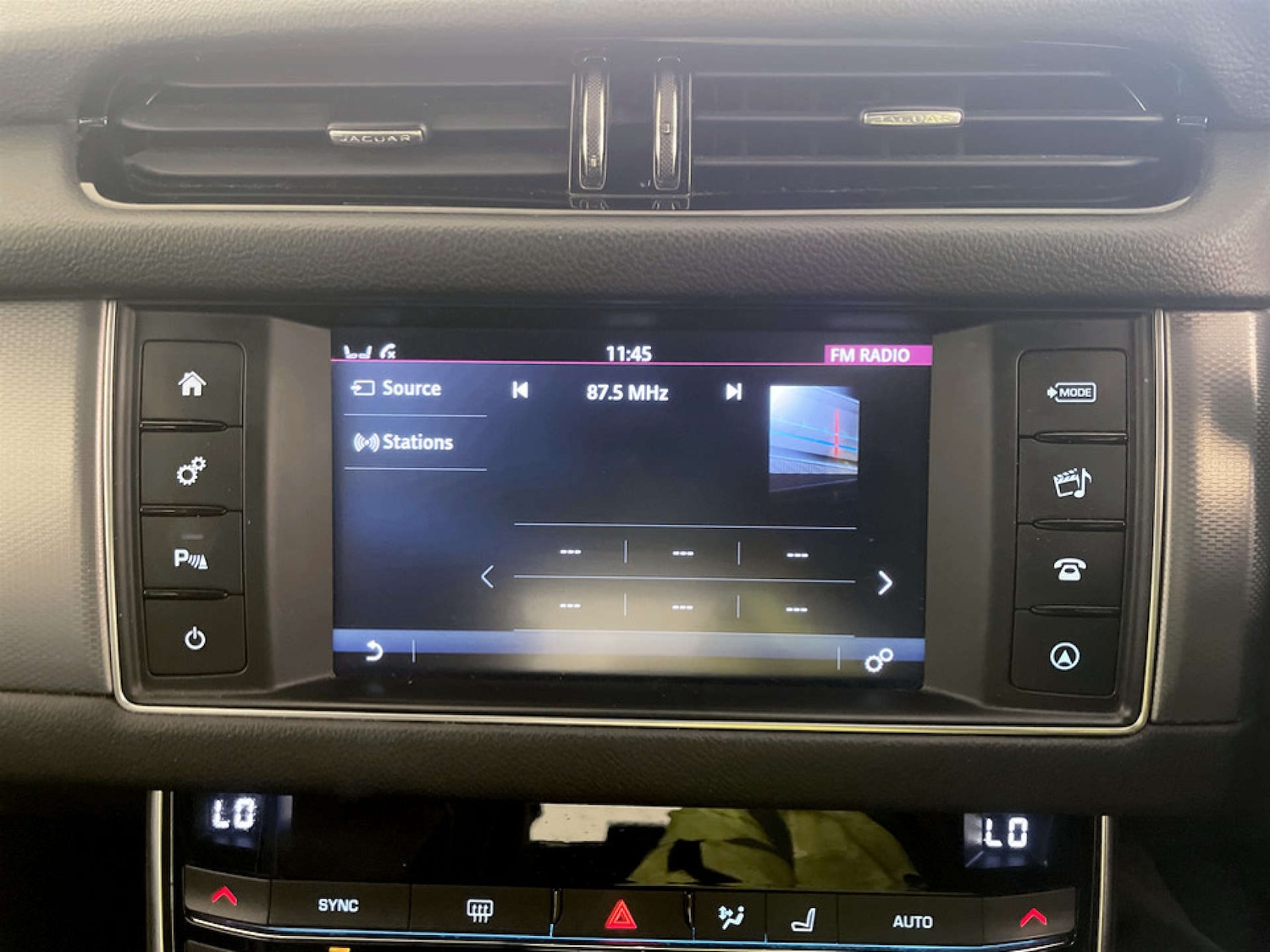 Used Jaguar XF 2017 for sale - 77380662: Photo 23