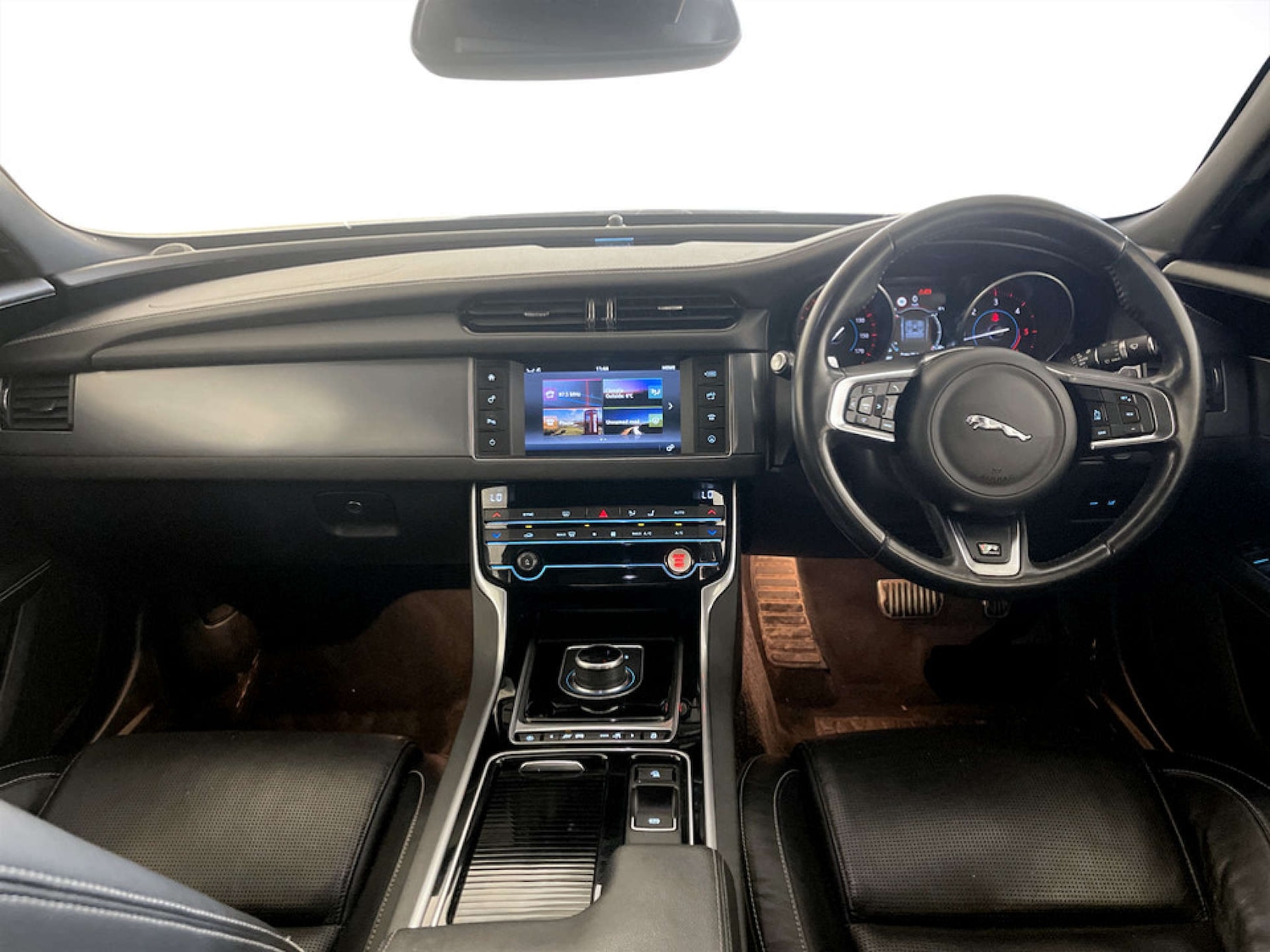 Used Jaguar XF 2017 for sale - 77380662: Photo 3