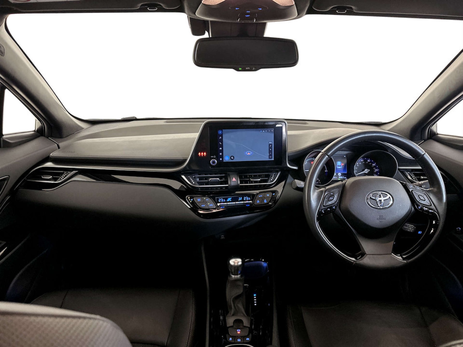 Used Toyota C-HR 2022 for sale - 77185100: Photo 3