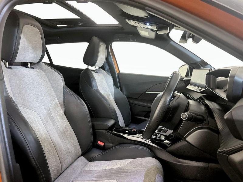 Used Peugeot E-2008 2020 for sale - 76255378: Photo 13