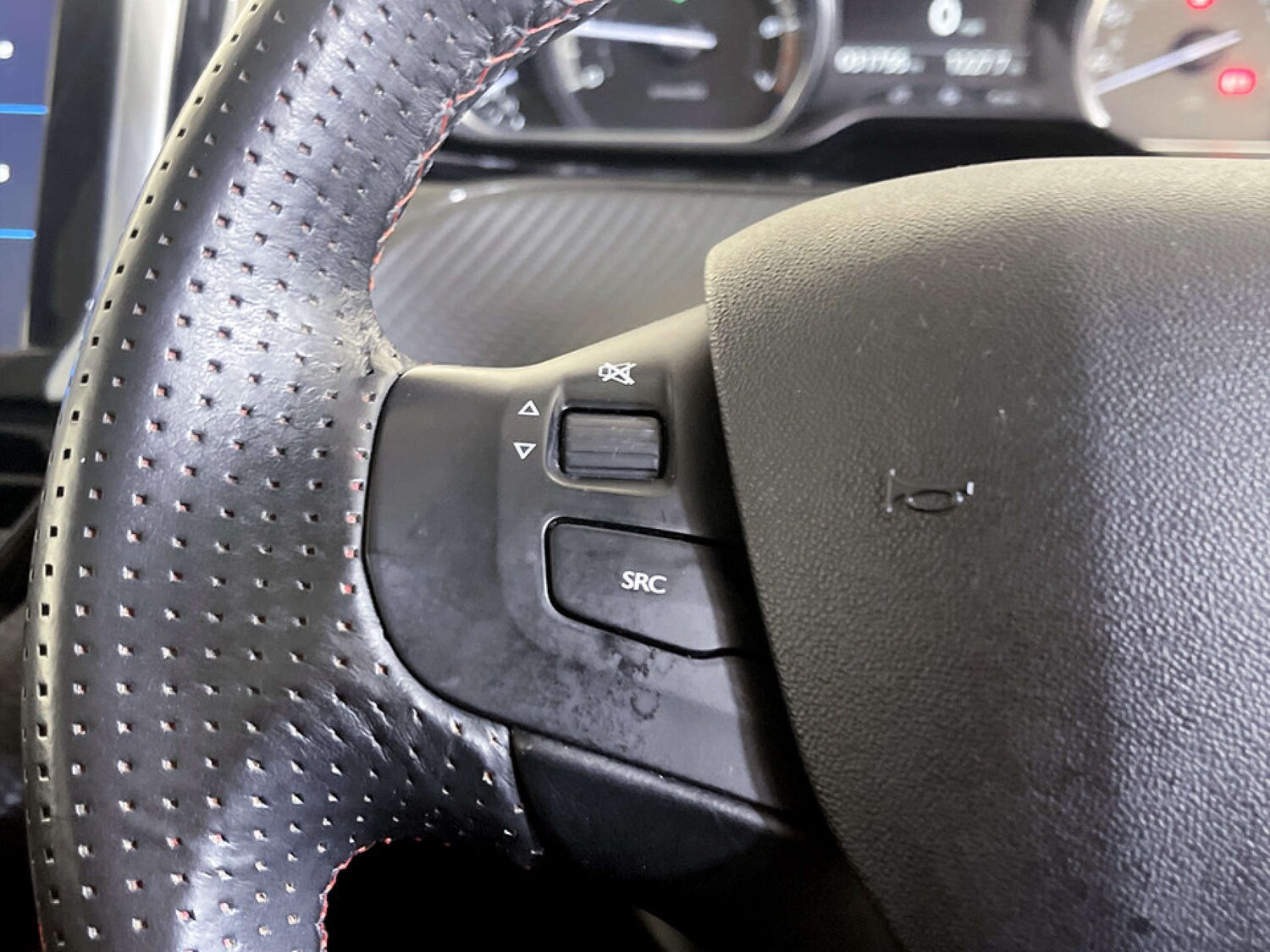 Used Peugeot 2008 2018 for sale - 77385509: Photo 18