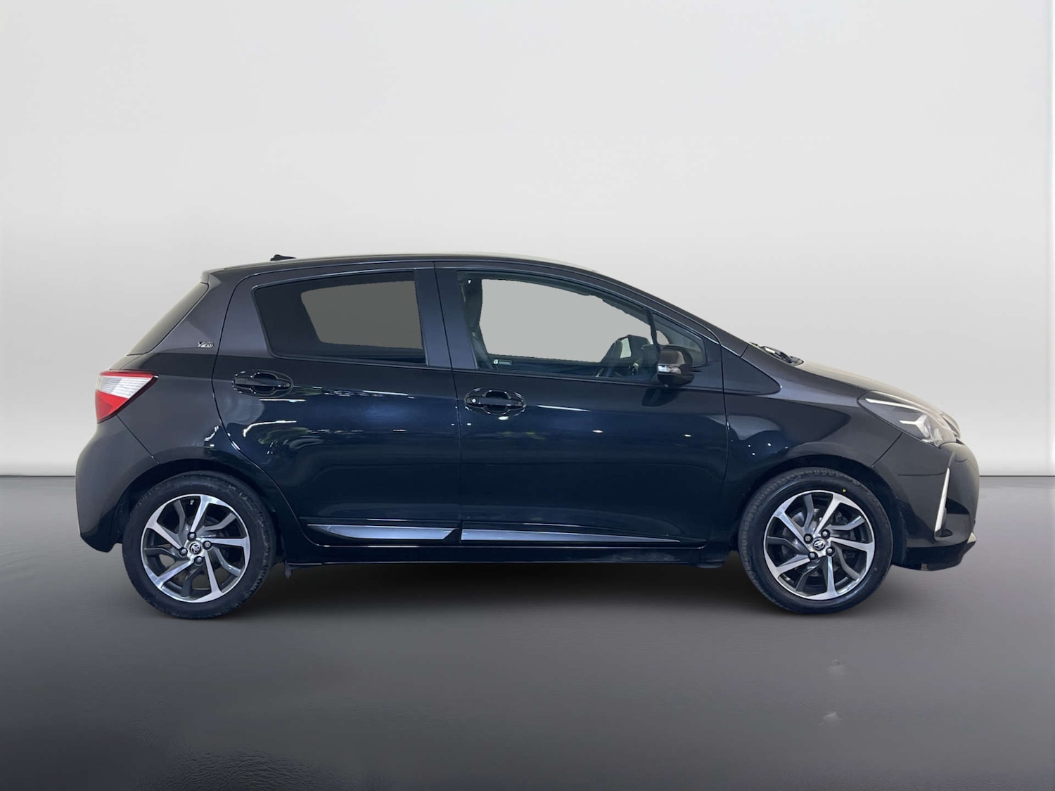 Used Toyota Yaris 2019 for sale - 78032015: Photo 11