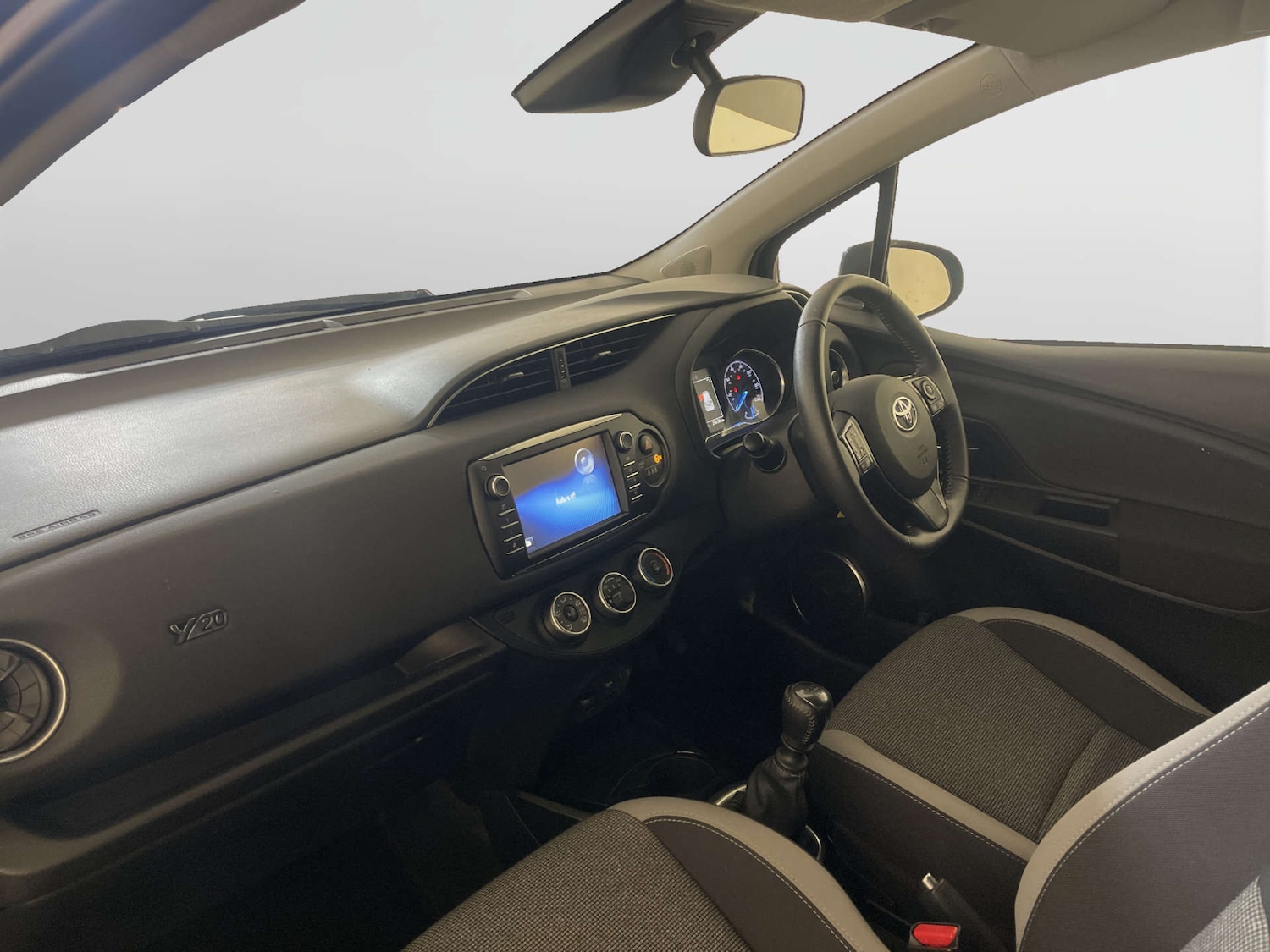 Used Toyota Yaris 2019 for sale - 78032015: Photo 12