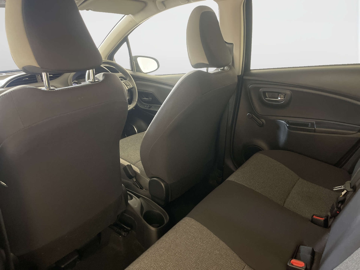 Used Toyota Yaris 2019 for sale - 78032015: Photo 14