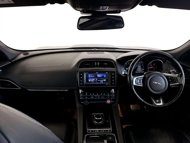 Used Jaguar F-Pace 2017 for sale - 77025799: Photo 3