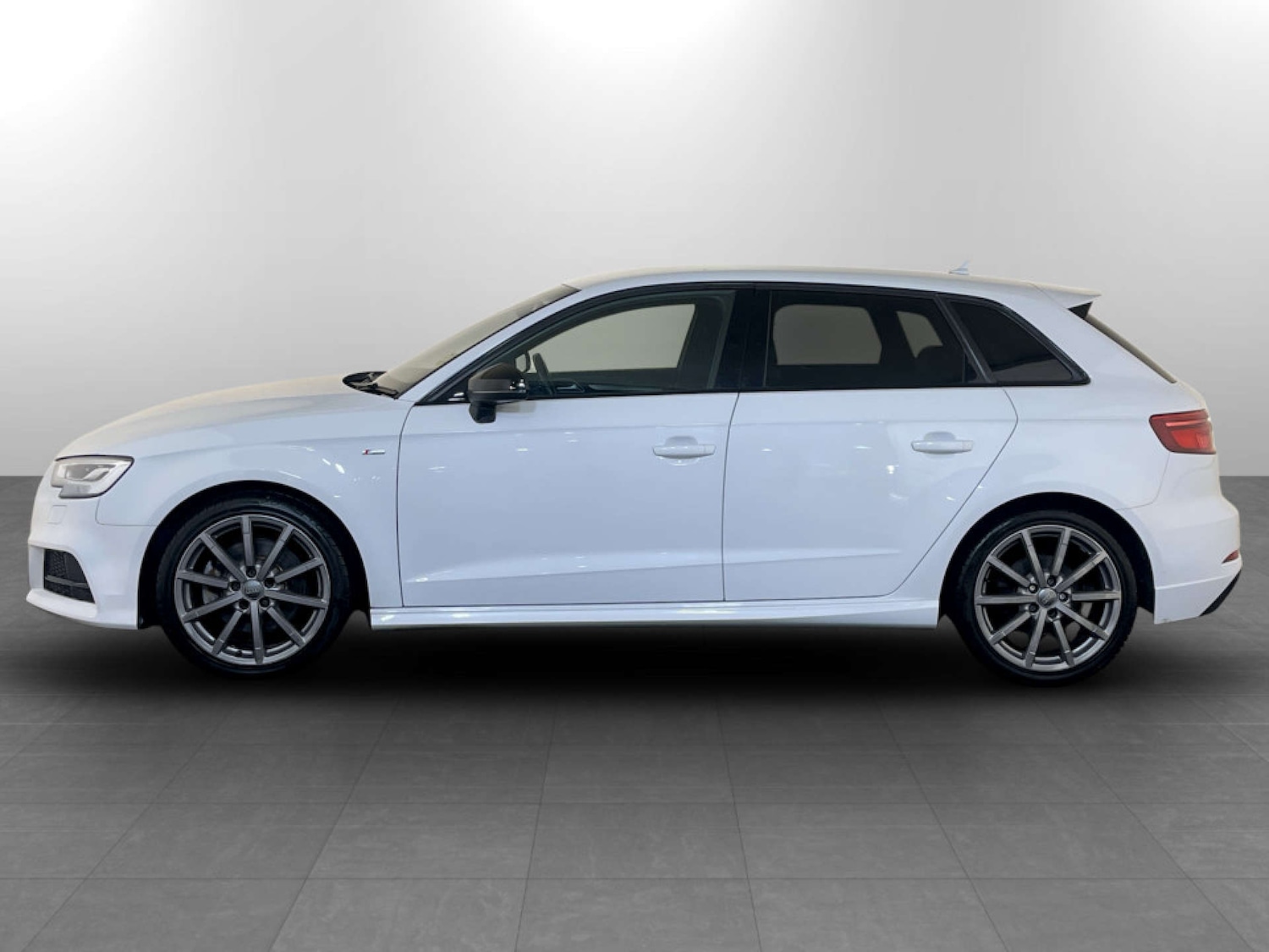 Used Audi A3 2017 for sale - 77185114: Photo 7