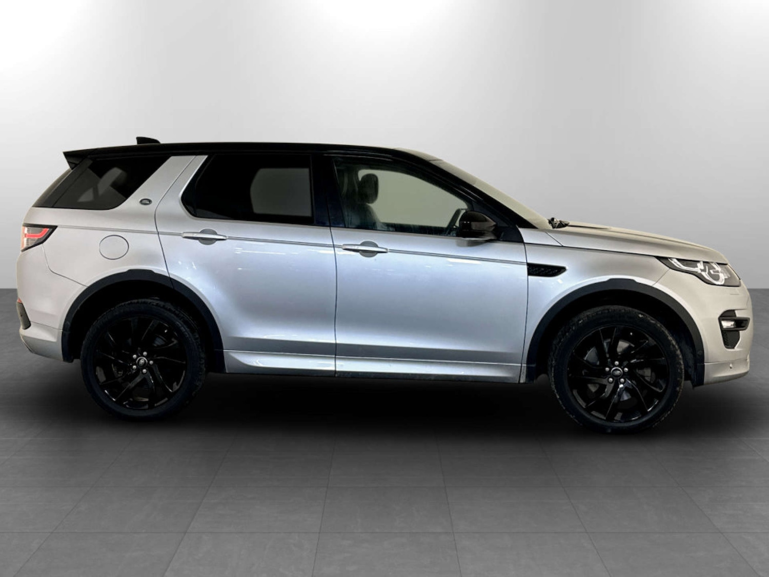 Used Land Rover Discovery Sport 2018 for sale - 77185028: Photo 11