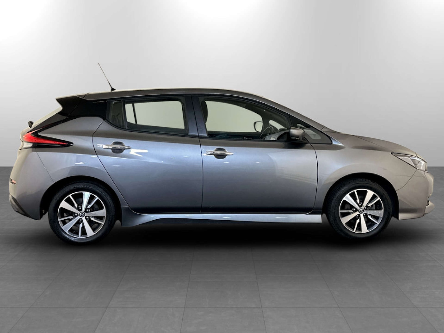 Used Nissan Leaf 2021 for sale - 77681230: Photo 10