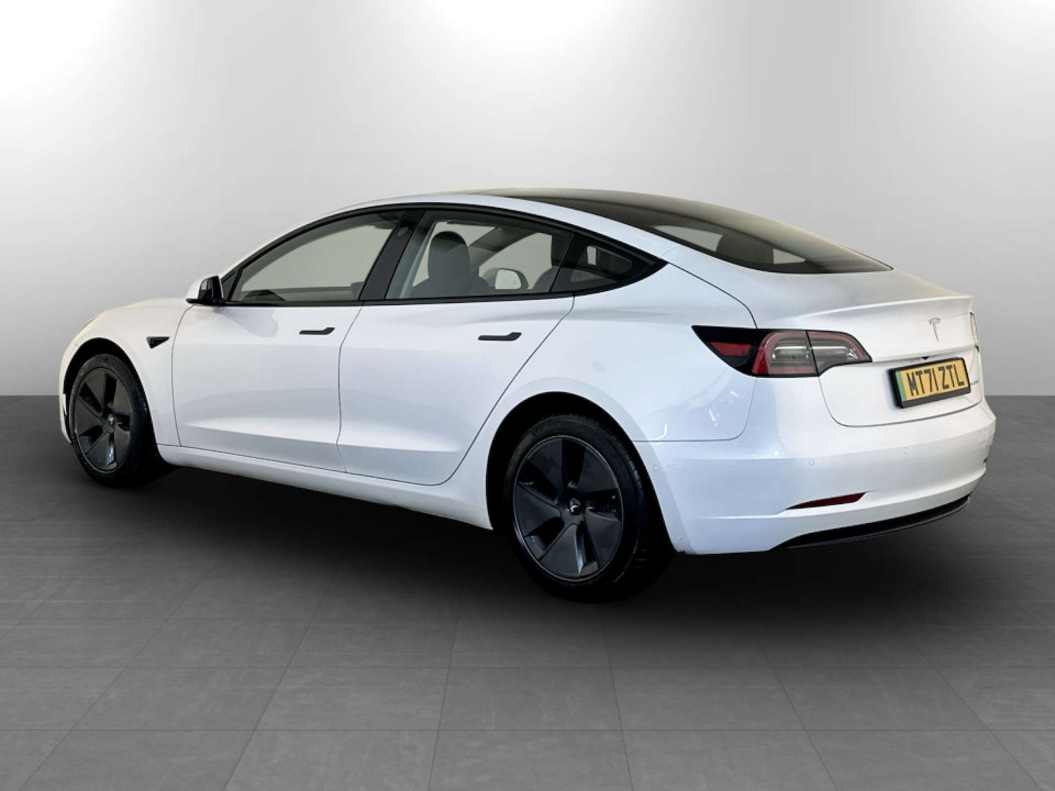 Used Tesla Model 3 2021 for sale - 77610613: Photo 8