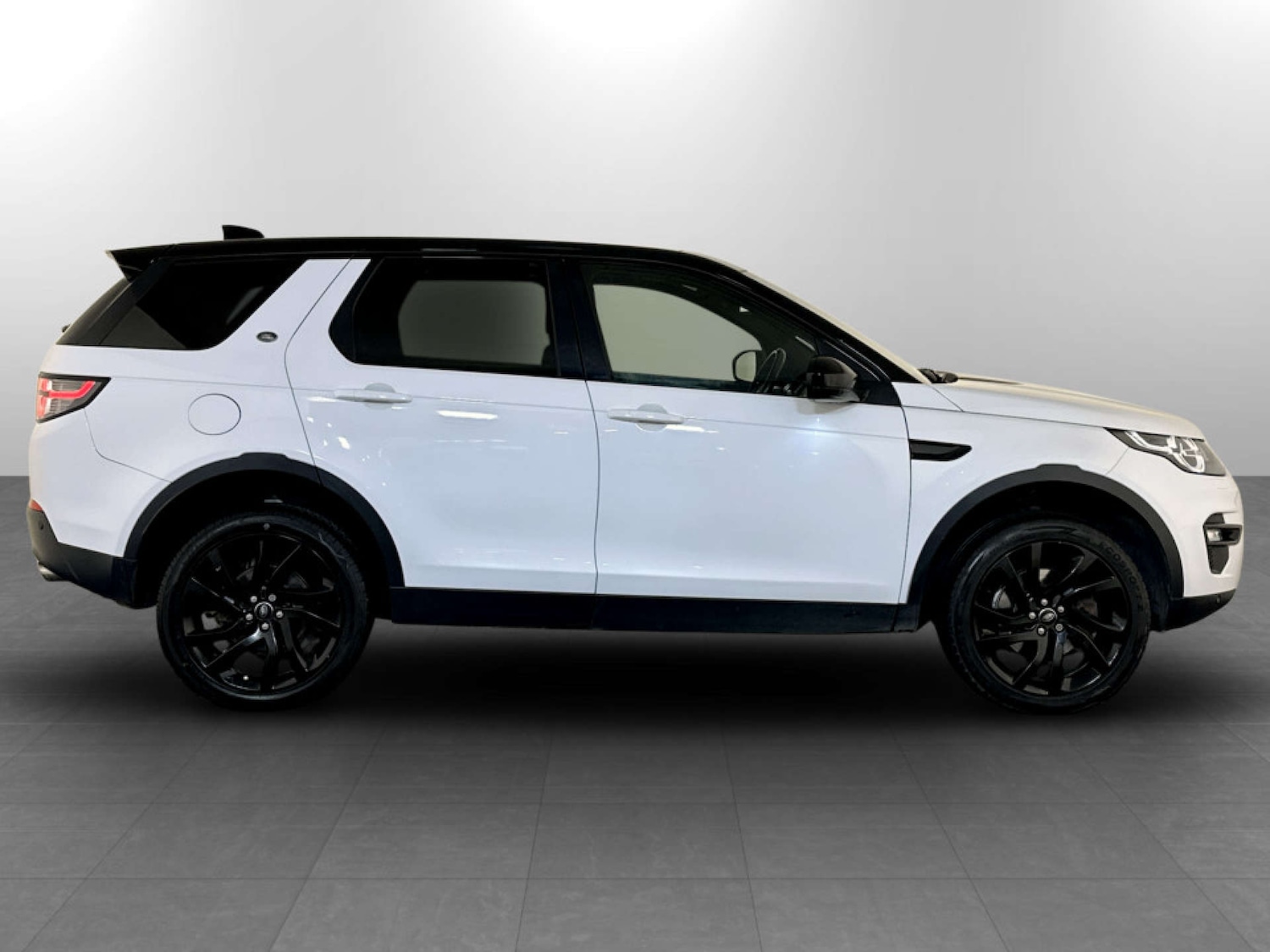 Used Land Rover Discovery Sport 2018 for sale - 77364218: Photo 11