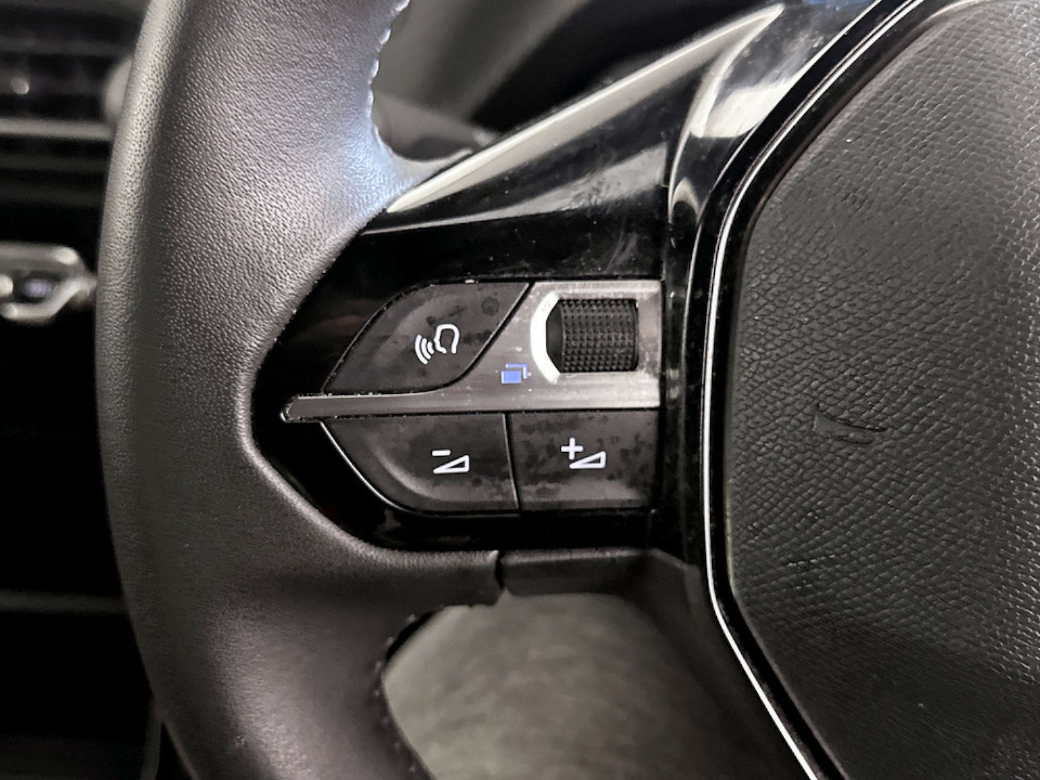 Used Peugeot 2008 2023 for sale - 77380635: Photo 17