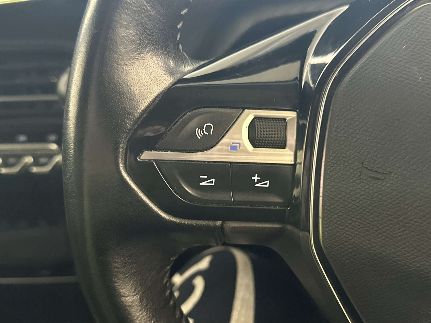 Used Peugeot 2008 2020 for sale - 77845595: Photo 18