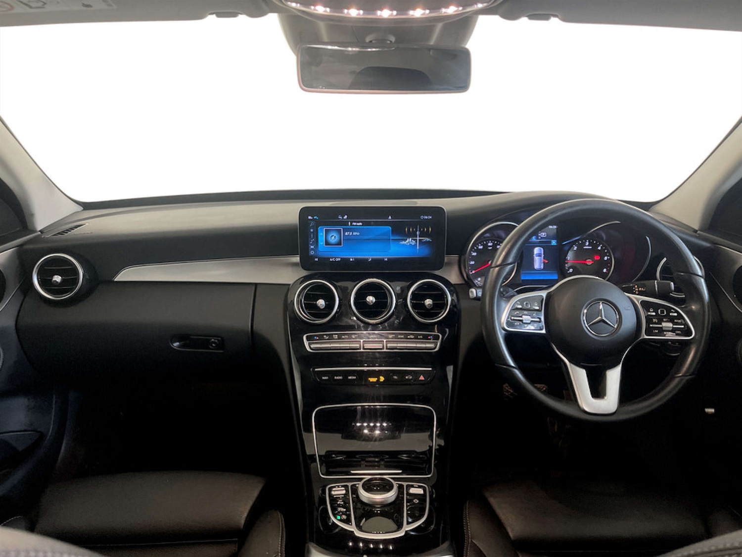 Used Mercedes-Benz C Class 2020 for sale - 77342906: Photo 2