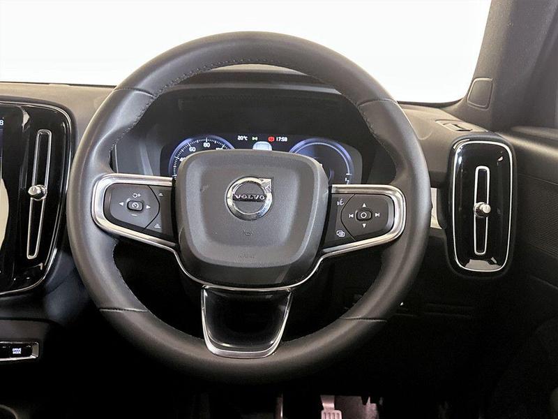 Used Volvo XC40 2023 for sale - 76006252: Photo 17