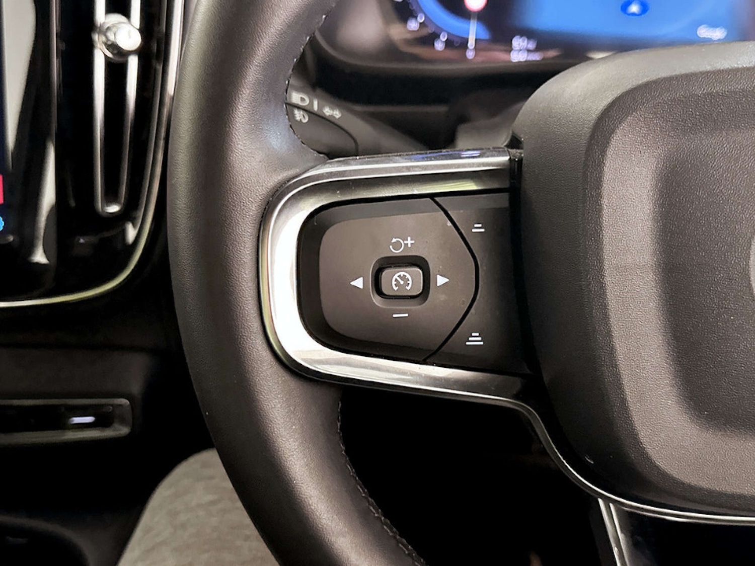 Used Volvo XC40 2024 for sale - 77621942: Photo 16