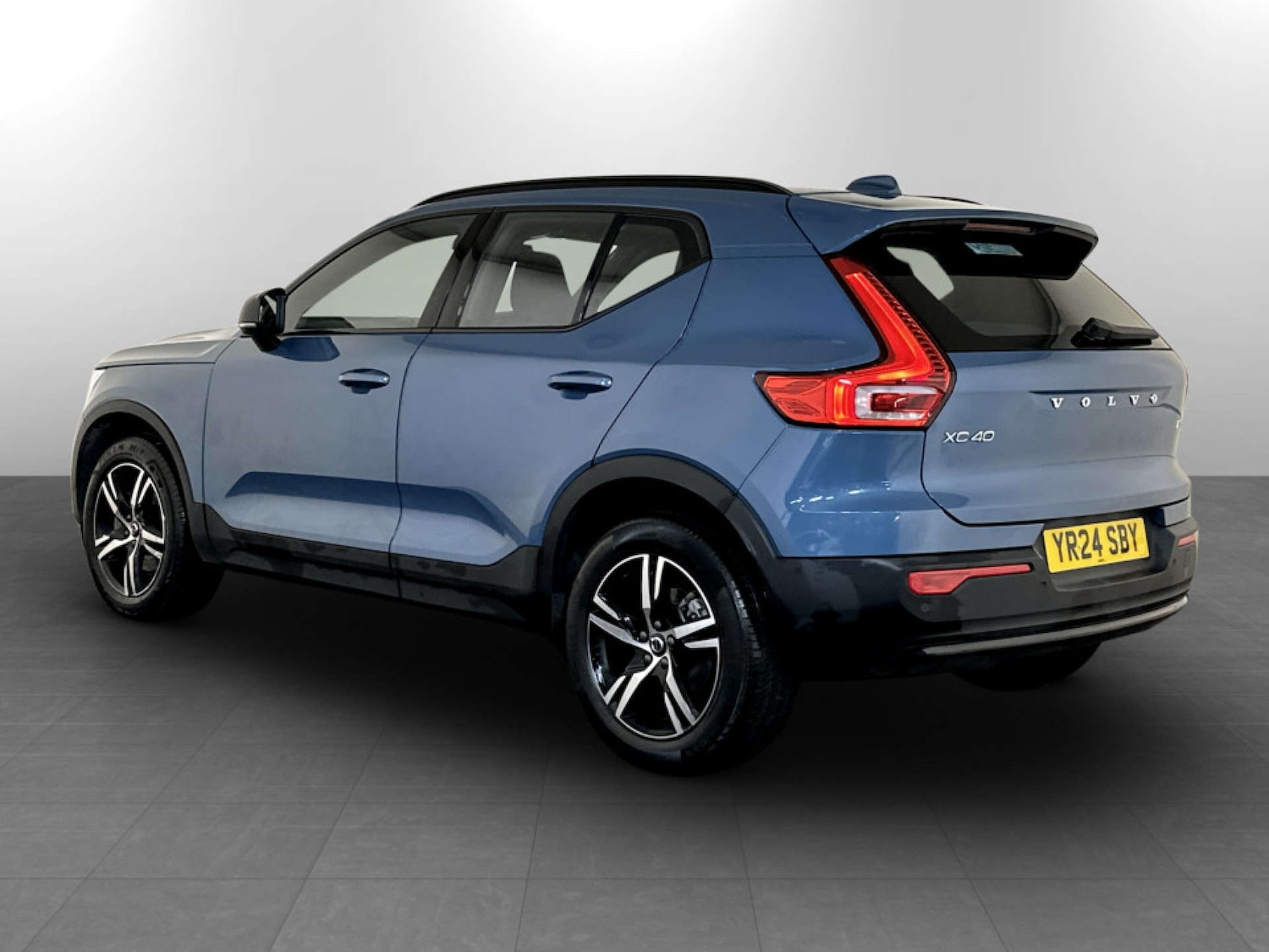 Used Volvo XC40 2024 for sale - 77621942: Photo 8