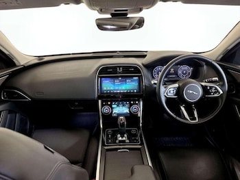 Used Jaguar XE 2020 for sale - 76797153: Photo