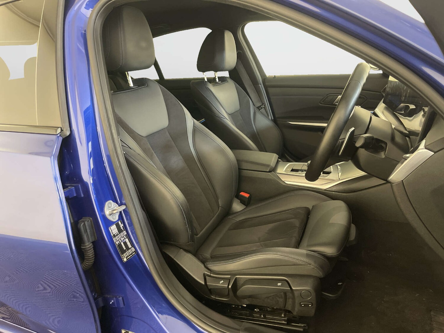 Used BMW 3 Series 2024 for sale - 77934060: Photo 12