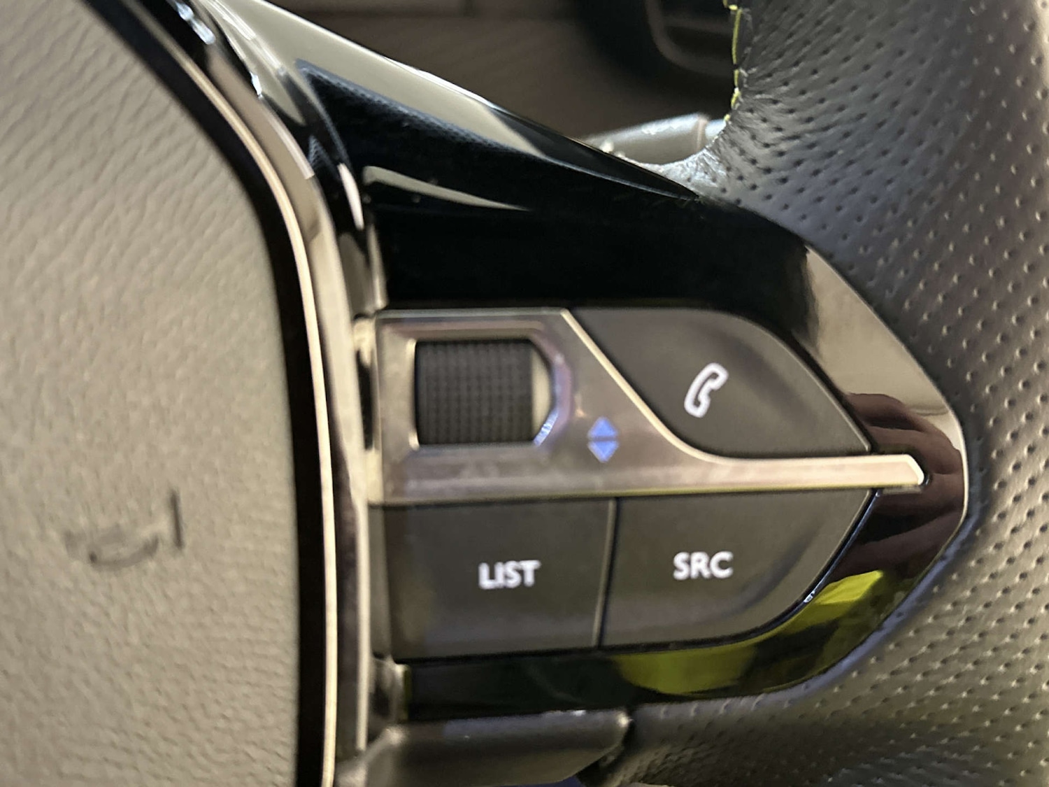 Used Peugeot E-2008 2022 for sale - 78112458: Photo 19