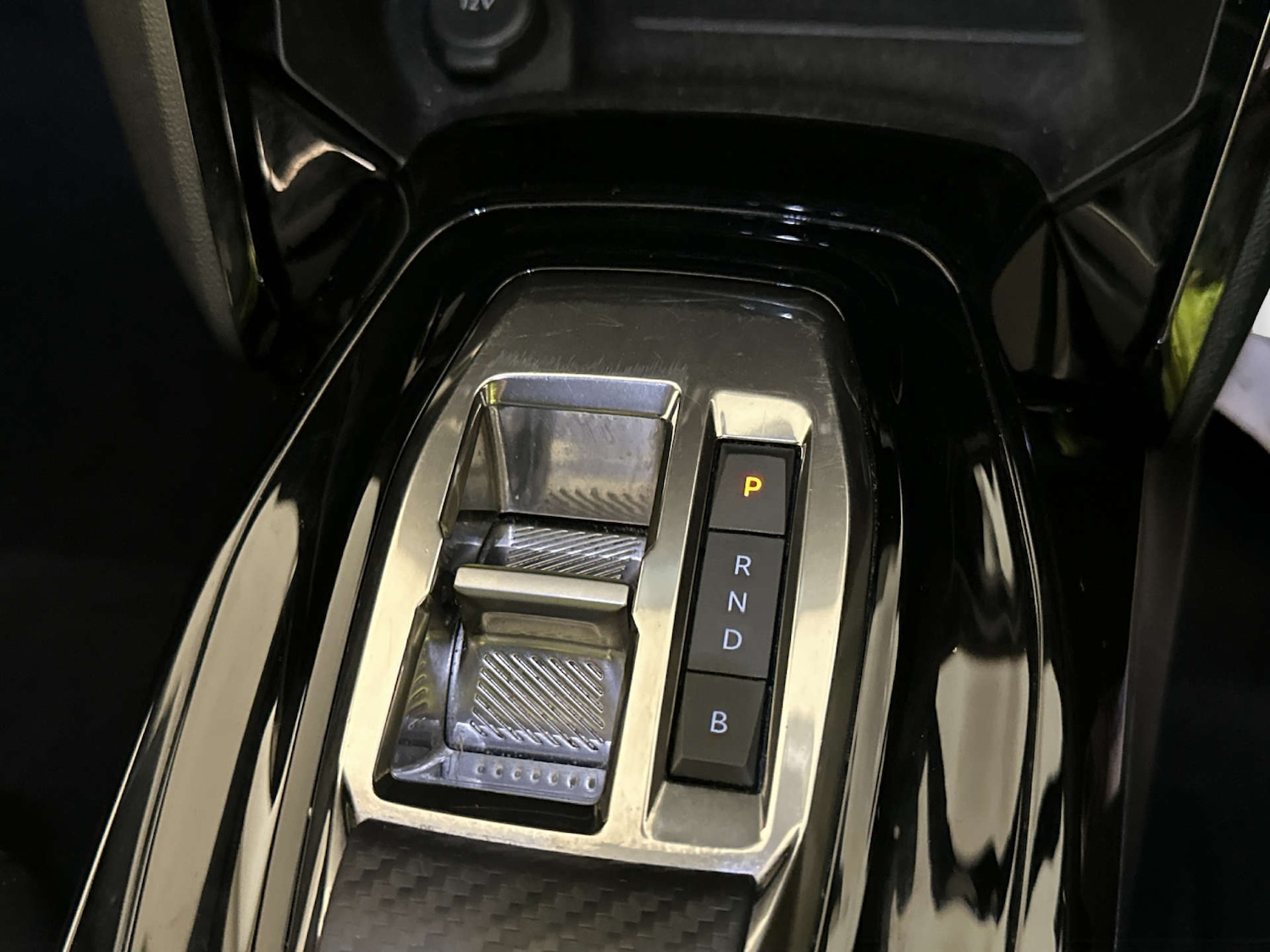 Used Peugeot E-2008 2022 for sale - 78112458: Photo 25