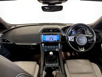 Used Jaguar F-Pace 2019 for sale - 75593134: Photo