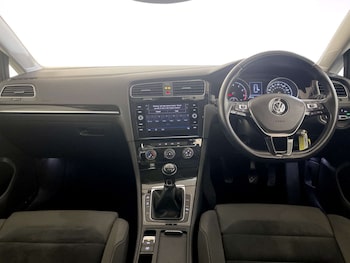 Used Volkswagen Golf 2018 for sale - 77339223: Photo