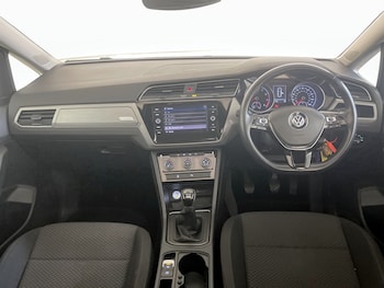 Used Volkswagen Touran 2020 for sale - 75282725: Photo